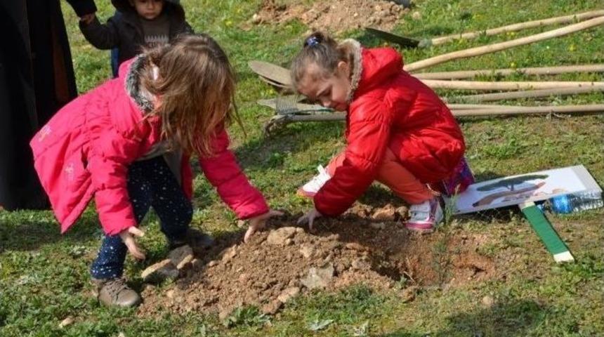 Miniklerden &Ouml;rnek Davranış