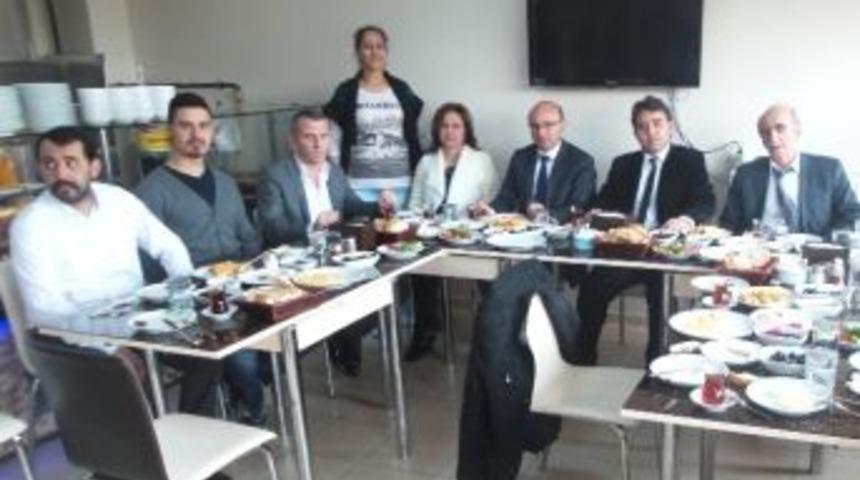 Kent Konseyinden İl&ccedil;e Protokol&uuml;ne Kahvaltı