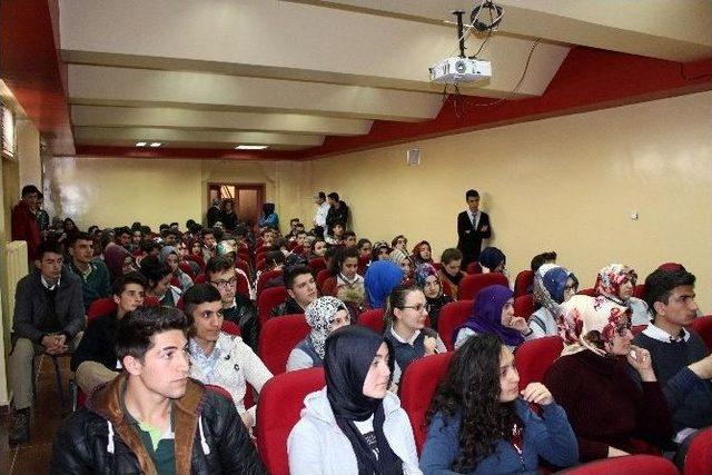 Yakın Doğu Üniversitesi Üniversiteye Hazırlanan Öğrencilere Tanıtıldı