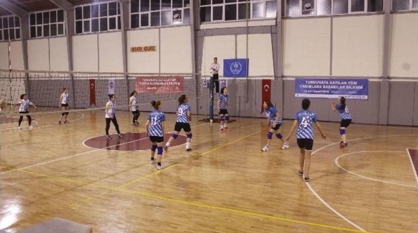 Selçuk’ta Kaymakamlık Turnuvaları Heyecanla Başladı