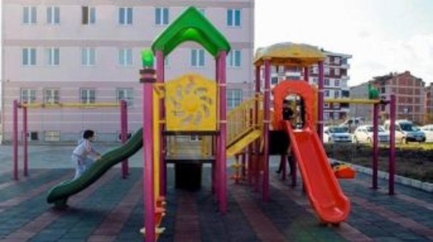 &Ouml;zel Eğitim Okuluna Oyun Parkı