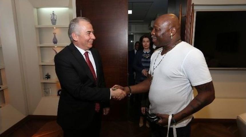 Amerikalı Sanat&ccedil;ı Campbell&rsquo;den Başkan Zolan&rsquo;a Ziyaret