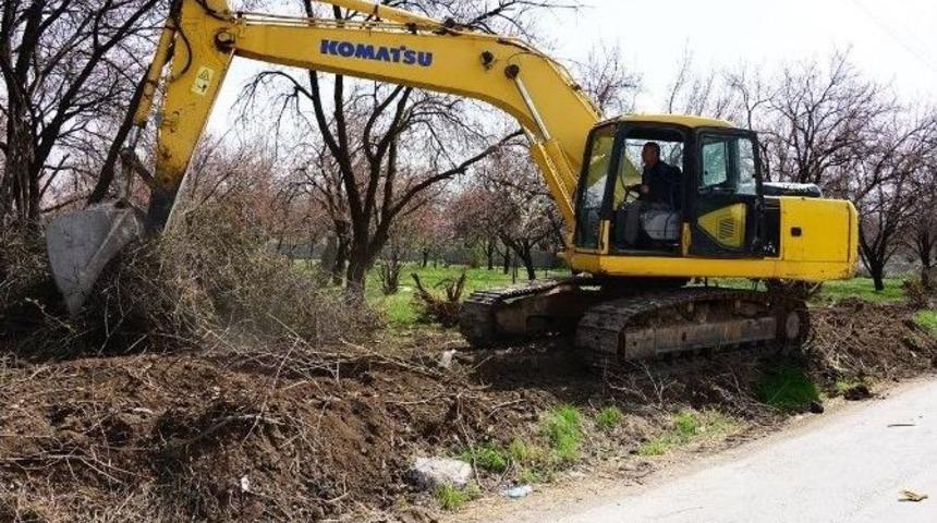 Atabey İskelesinin Yolu Genişletiliyor