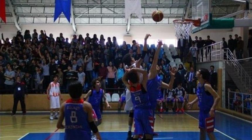 Gen&ccedil;ler Basketbol M&uuml;sabakaları Tamamlandı