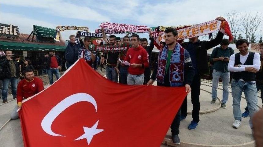 &Ouml;ğrenci Taraftar Gruplarından Ter&ouml;r Protestosu