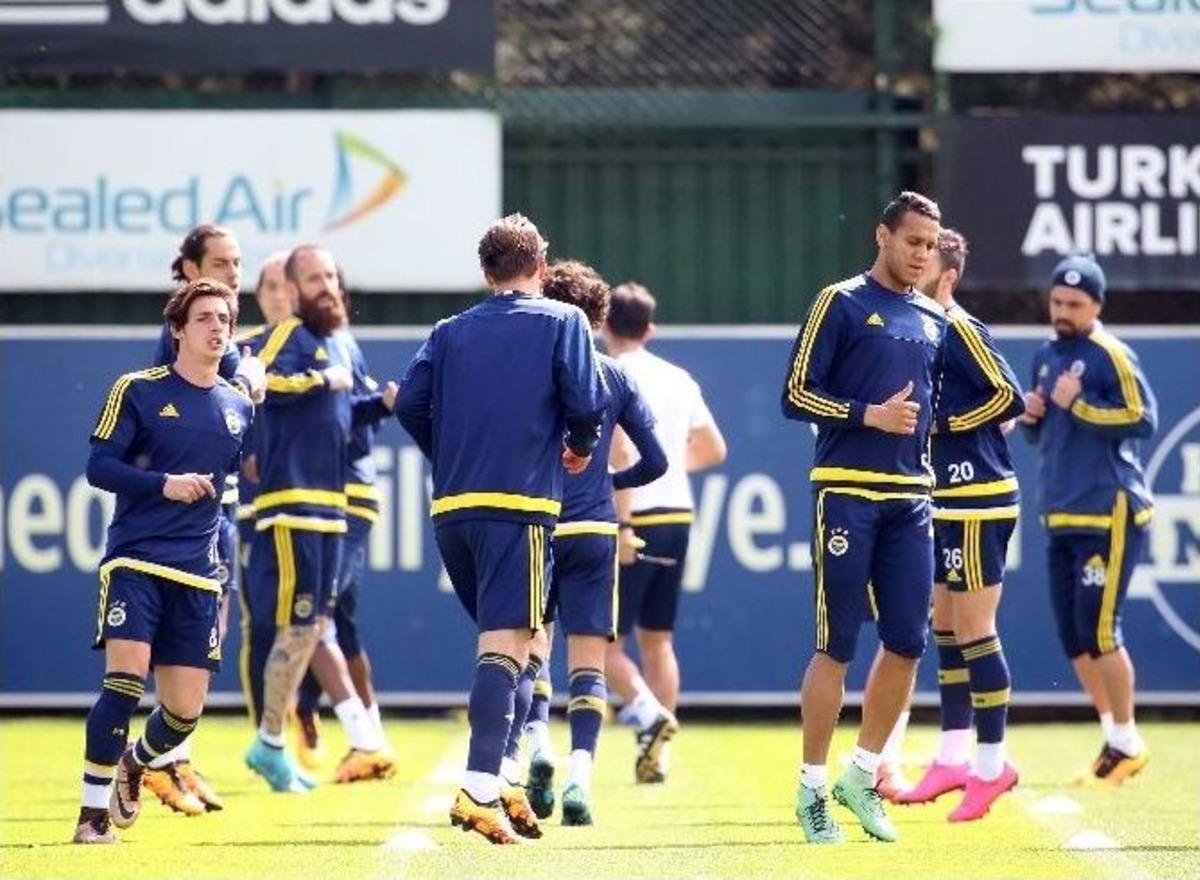 Fenerbah&ccedil;e&rsquo;de Hazırlıklar S&uuml;r&uuml;yor