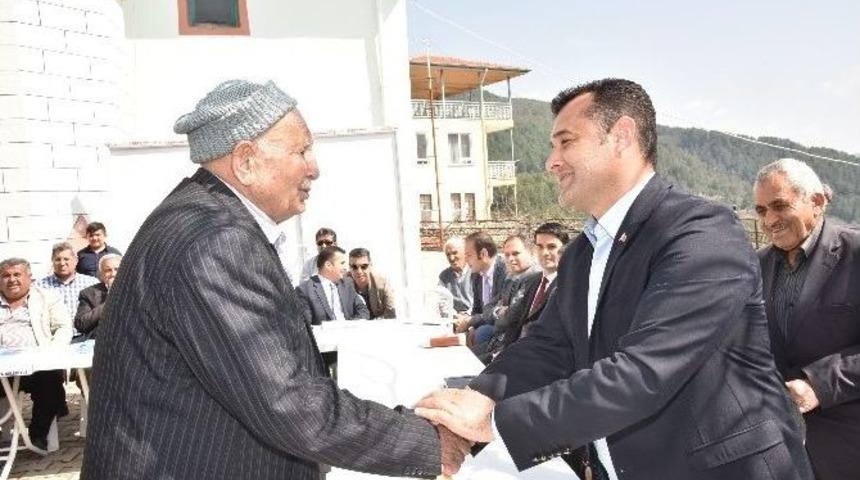 Başkan Y&uuml;cel, 5 Mahalleyi Ziyaret Etti