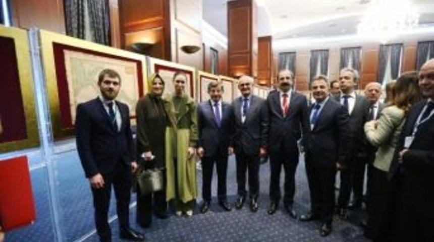 Başkan Yılmaz, Başbakan Davutoğlu İle Sergi A&ccedil;ılışına Katıldı