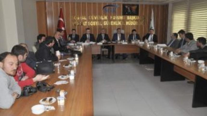 Yeni Mezun Olan Gen&ccedil;ler 2 Yıl Daha &Uuml;cretsiz Sağlık Hizmetlerinden Yararlanacak