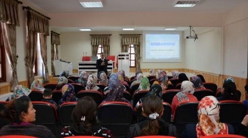Kadın Danışma Merkezi&rsquo;nden &Ccedil;atom&rsquo;lu Kadınlara Seminer