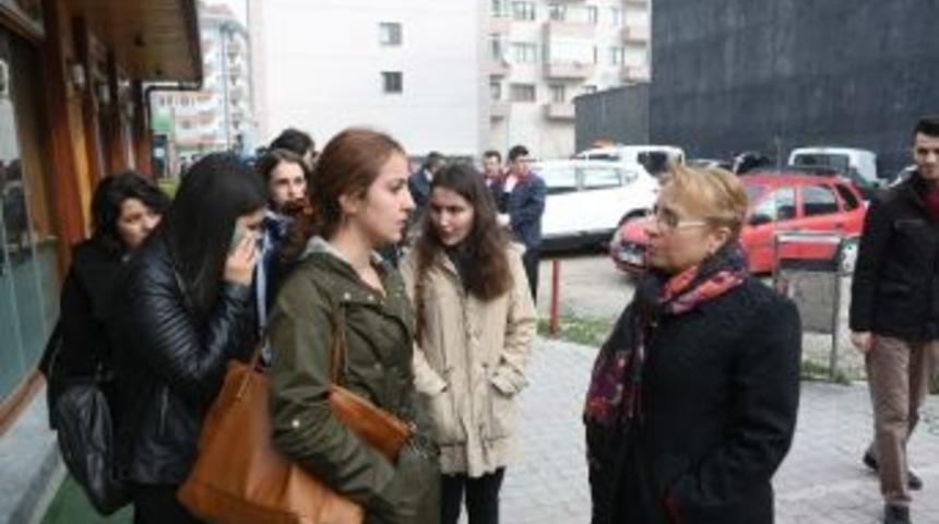 Başkan Yardımcısı Davarcıoğlu &Ouml;ğrencilerin Ulaşım Sıkıntılarını Dinledi