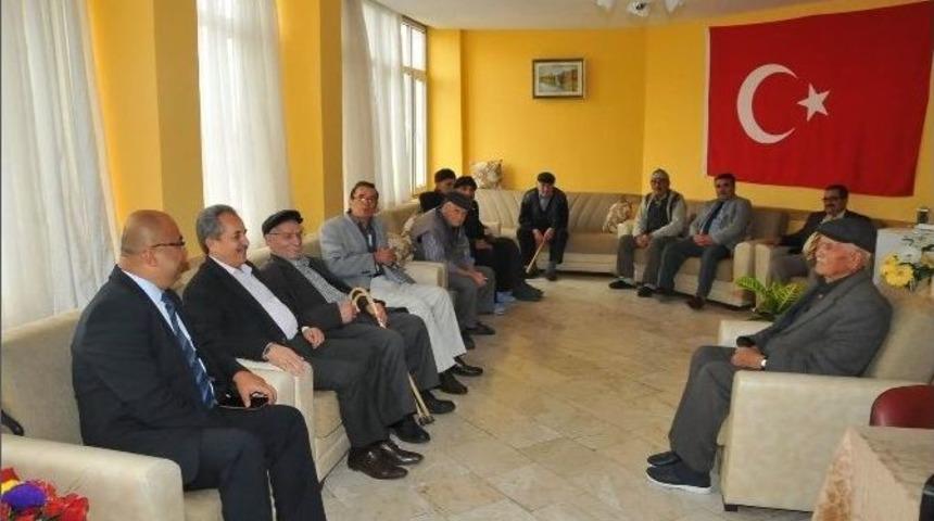 Başkan Akkaya Yaşlıları Ziyaret Etti
