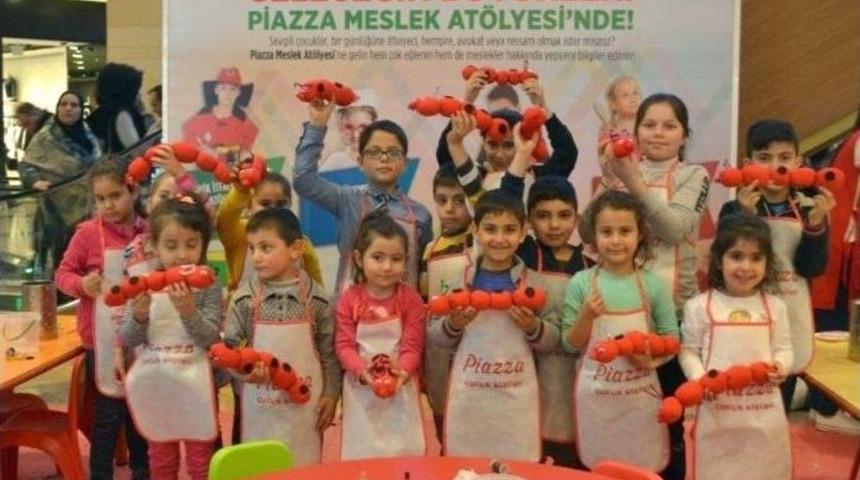 Piazza &Ccedil;ocuk Kul&uuml;b&uuml;&rsquo;nde Minikler &Ccedil;oraptan Tırtıl Yaptı