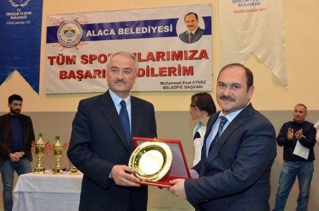 Alaca Belediyesi Voleybol Turnuvası Sona Erdi