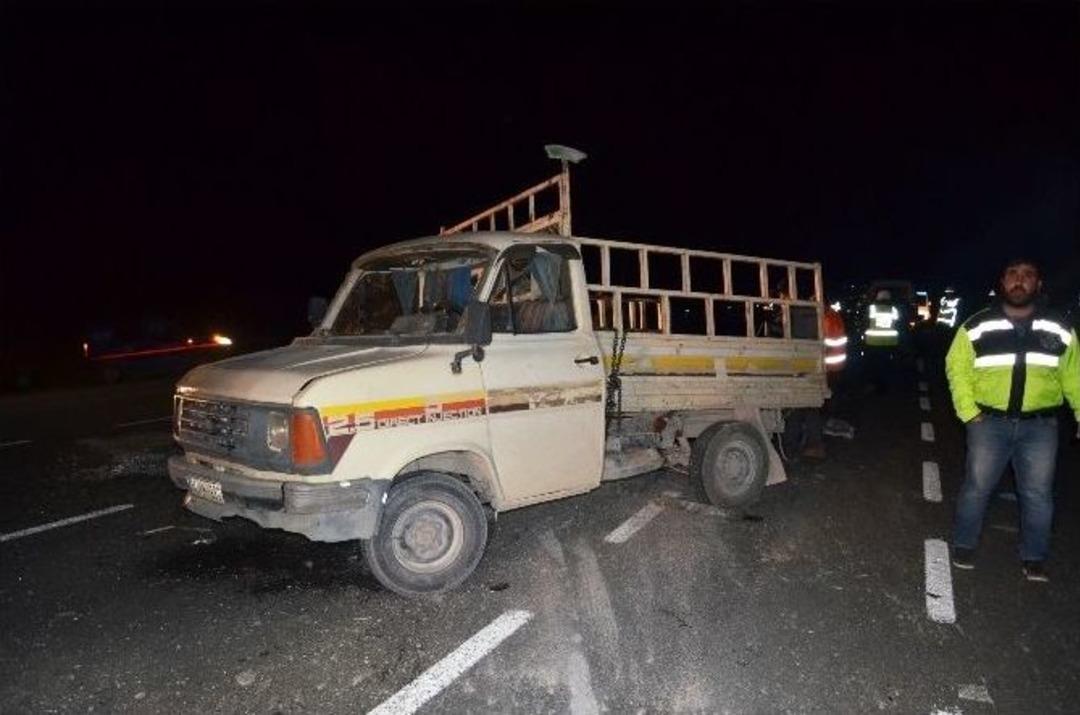 Malatya-elazığ Karayolunda Kaza: 1 &Ouml;l&uuml;, 4 Yaralı