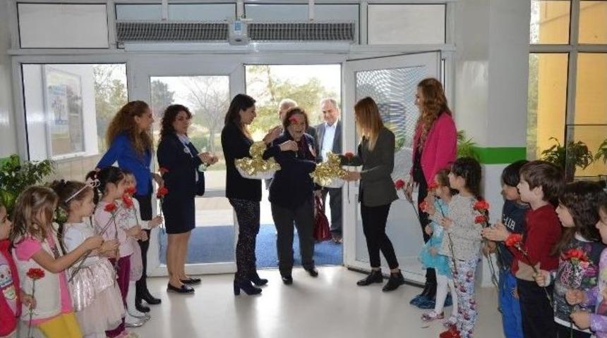 Başak Koleji&rsquo;nin Minik &Ouml;ğrencileri Yaşlıları Sevindirdi