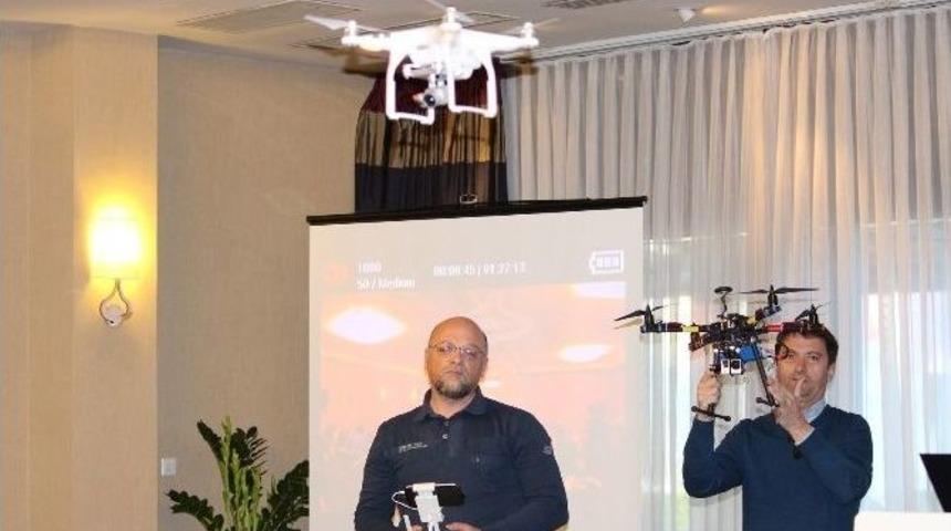 D&uuml;nyada İlk Kez Drone&rsquo;lar &Uuml;zerinden Akademik Sunum Ger&ccedil;ekleştirildi
