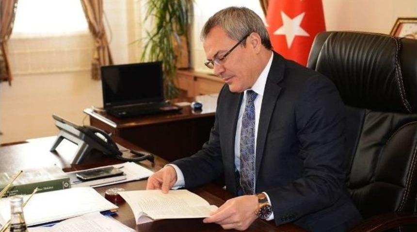 Öyküleri Kitaplaştırılan Öğrencilere Ödül