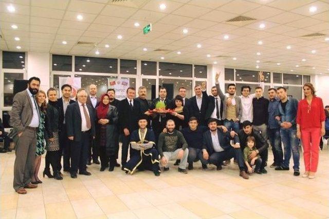 Eskişehir Azerbaycanlılar Derneği’nden Yemekli Ve Müzikli Nevruz Şöleni