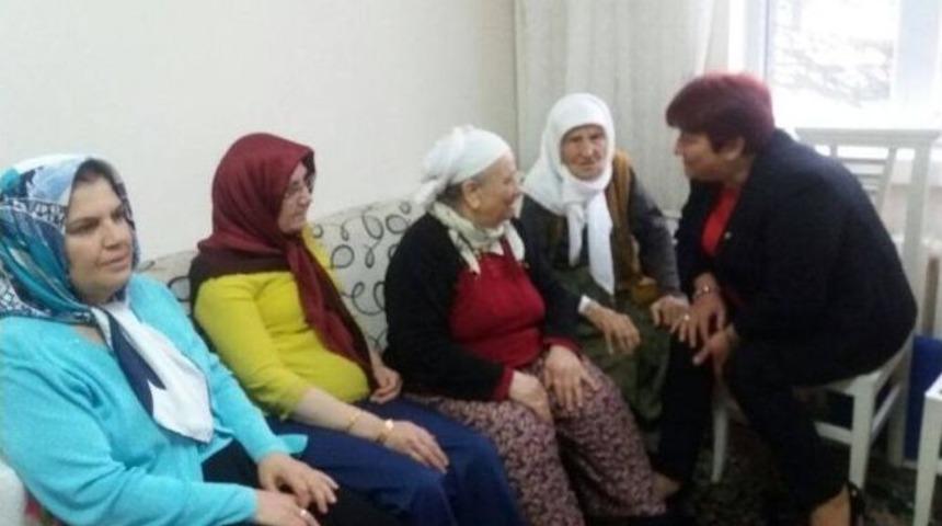 Mhp&rsquo;li Kadınlardan Yaşlılar Haftası Ziyareti