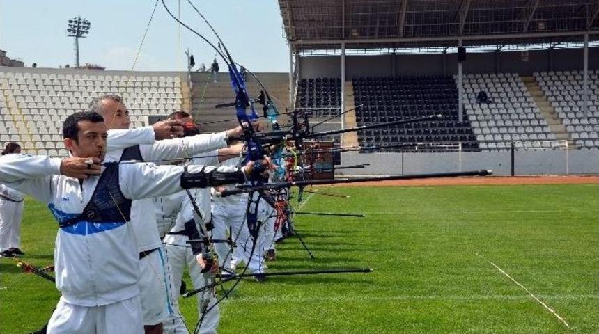 Aydın&rsquo;da Ok&ccedil;uluk R&uuml;zgarı Esti