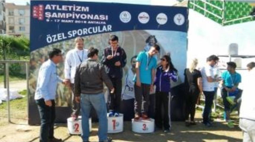 D&uuml;zce Kardelen Spor Kul&uuml;b&uuml;nden &Ouml;zel Başarı