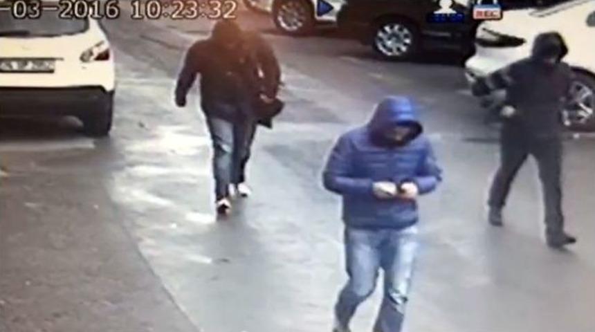 &Uuml;nl&uuml; Cildiyecinin Karısını Darp Edip 1,5 Milyonluk Soygun Yapan Gasp&ccedil;ılar Kamerada