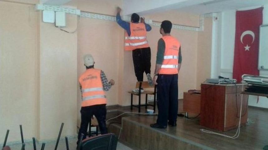 H&uuml;k&uuml;ml&uuml;lerin Yenilediği Okula "beyaz Bayrak"