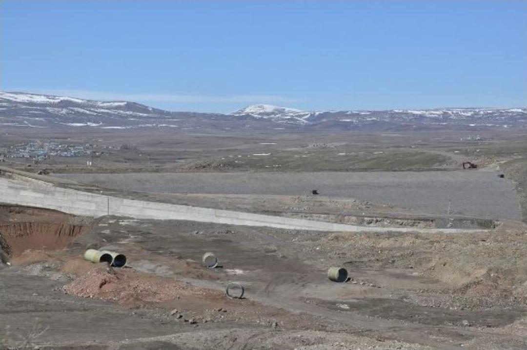 Kars Barajı&rsquo;nda &Ccedil;alışmlar S&uuml;r&uuml;yor