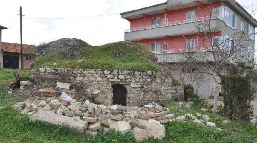 Tarihi Hamam Ayağa Kalkmayı Bekliyor