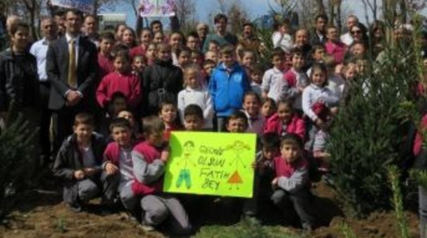 Miniklerden Başkan Amcalarına Jest