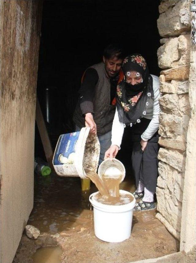 (&ouml;zel Haber) Van&rsquo;da Su Altında Kalan Hayatlar 1