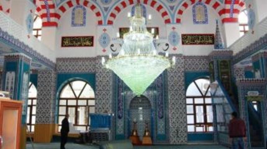 Tarihi Durdu Bey Cami Yenilendi
