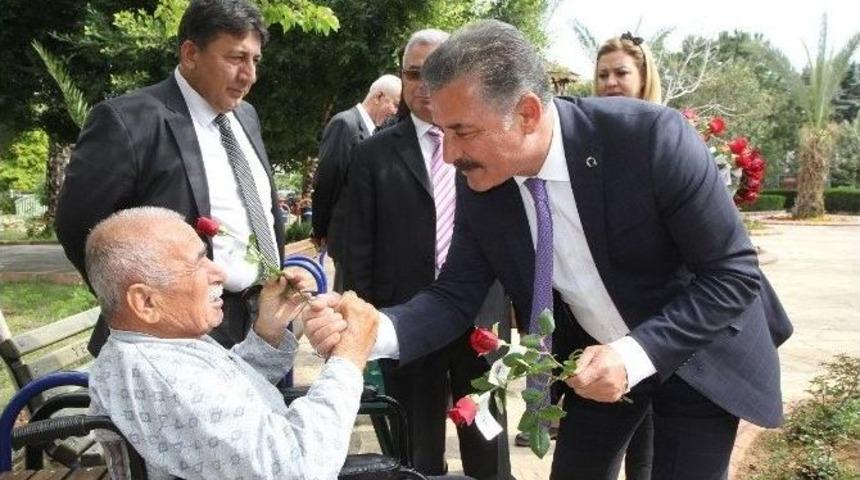 Başkan Tuna, Huzurevi Sakinleriyle Buluştu