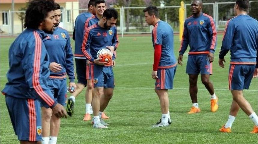 Hakan Kutlu: "bu Takım S&uuml;per Lig&rsquo;deki Hayatını Devam Ettirecek"