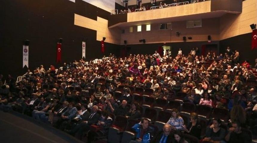Tiyatro Festivali&rsquo;nde &ldquo;shirley&rdquo; Sahnelendi