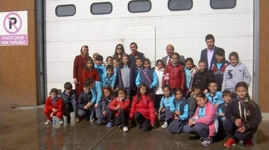 Minik &Ouml;ğrenciler İtfaiyeyi Tanıyor