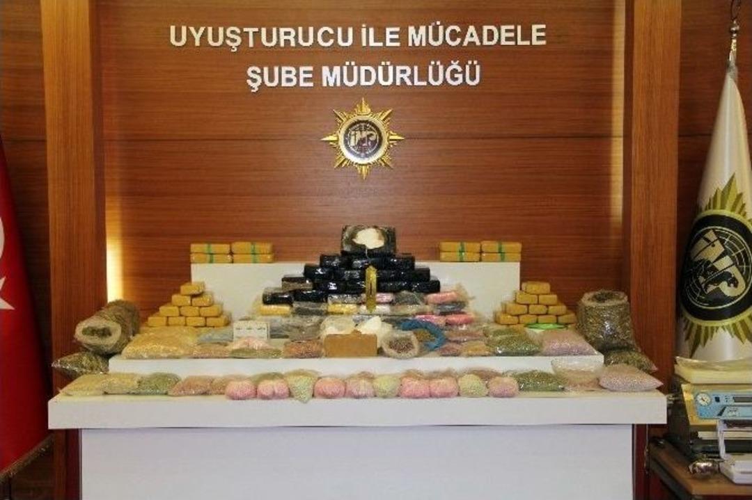 Uyuşturucu Şebekesi &Ccedil;&ouml;kertildi: 26 G&ouml;zaltı