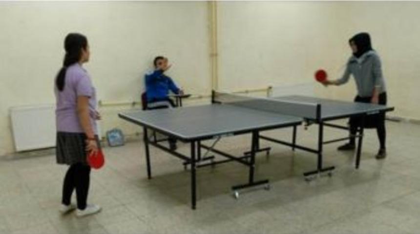 Koyulhisar&rsquo;da Okullar Arası Masa Tenisi Turnuvası D&uuml;zenlendi
