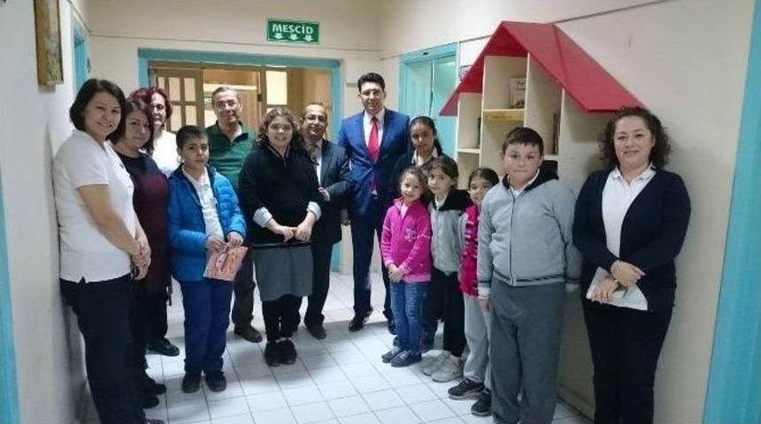 &Ouml;ğrencilerden Hastaneye Kitap