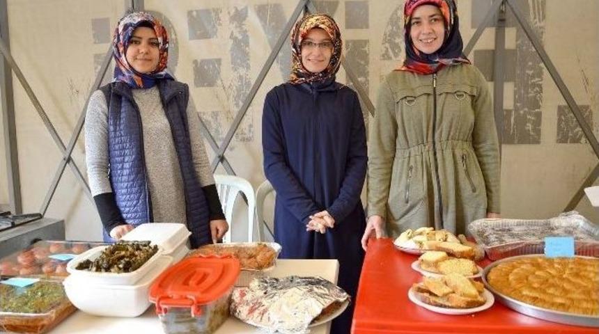 Erciyes &Uuml;niversitesi &Ouml;ğrencilerinden &Ouml;rnek Davranış