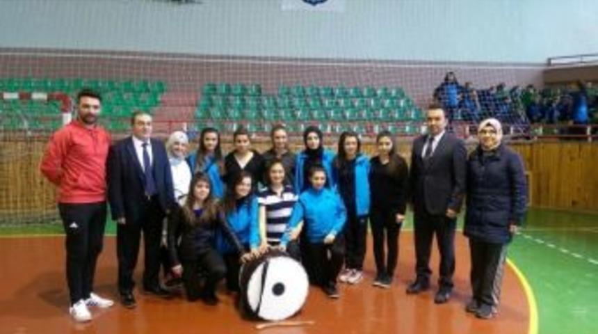 Gen&ccedil;lik Merkezi Halk Oyunları Ekibi, Kayseri&rsquo;de Grup Yarışmasına Katılacak