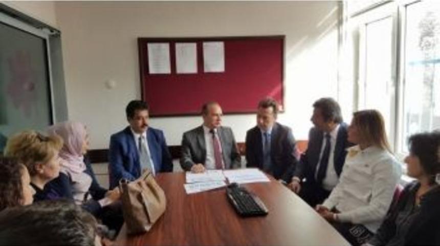 &Ccedil;eşme Kaymakamından Teog&rsquo;da Başarısız Olan Okullara Yakın Takip