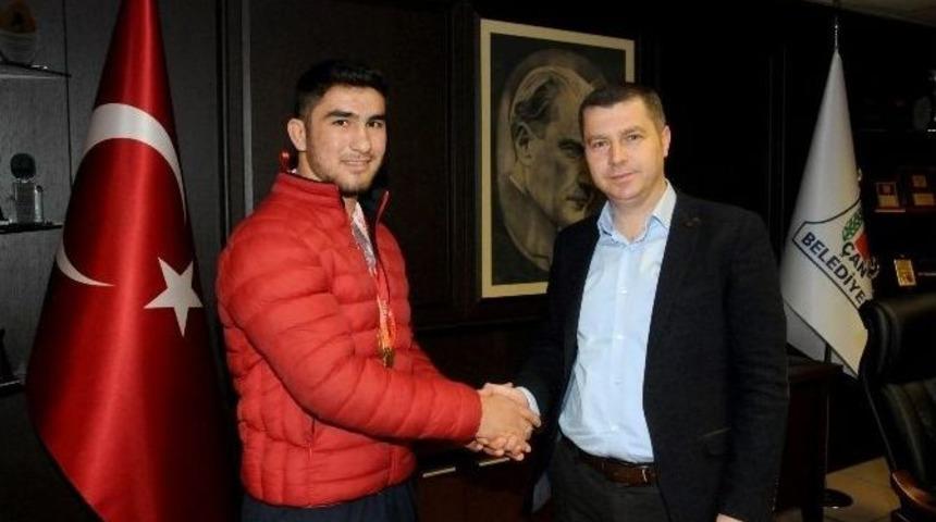 &Ccedil;an Belediye G&uuml;reş Kul&uuml;b&uuml;&rsquo;nden T&uuml;rkiye Şampiyonluğu