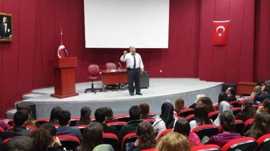 Sungurlu Myo &Ouml;ğrencilerine &ldquo;sağlık Y&ouml;netimi&rdquo; Konferansı Verildi