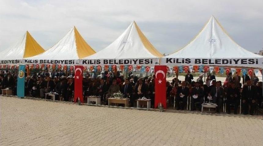 Ağa&ccedil; Bayramında Fidanlar Toprakla Buluştu