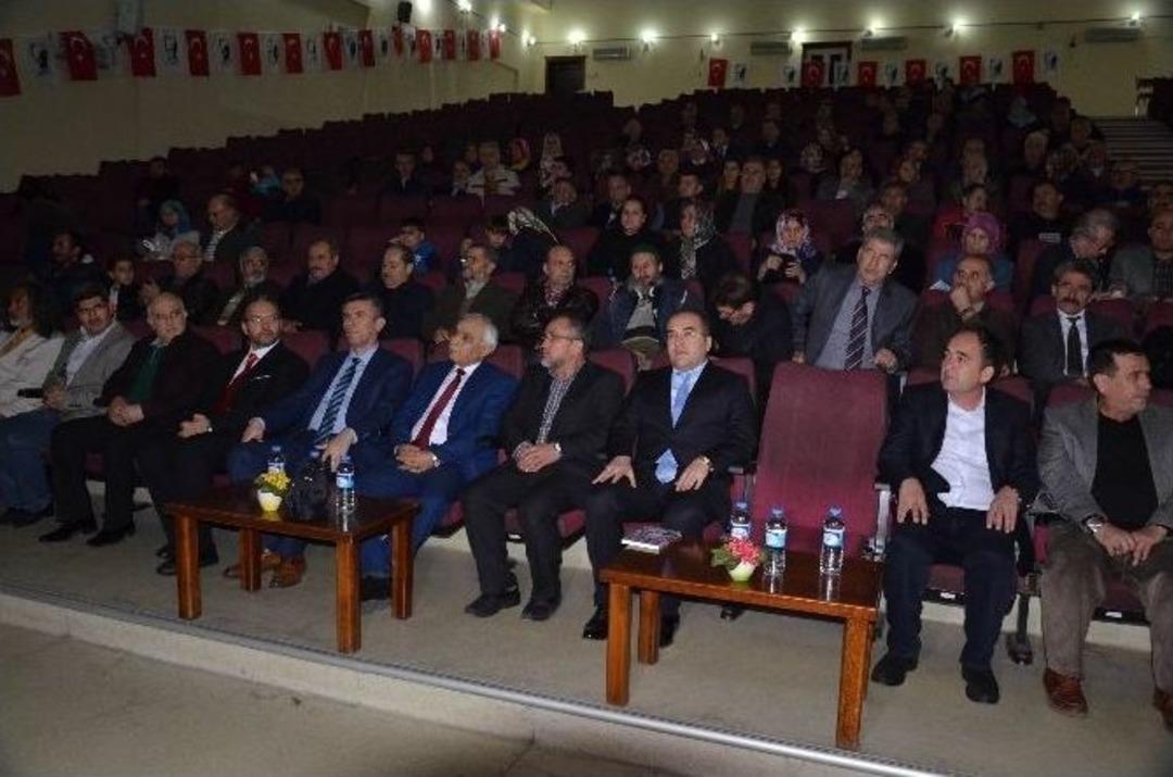 Tarih&ccedil;i-yazar Mustafa Turan&rsquo;dan Anlamlı Konferans