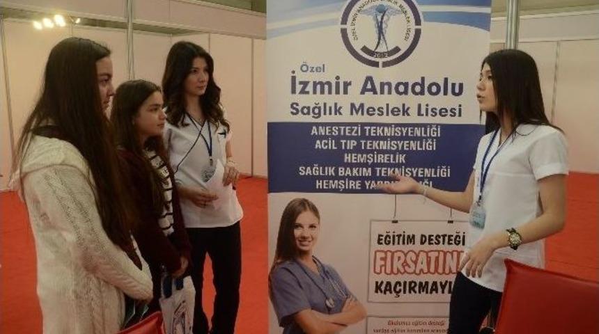 İzmir&rsquo;de Liseliler Okulunu Se&ccedil;ti