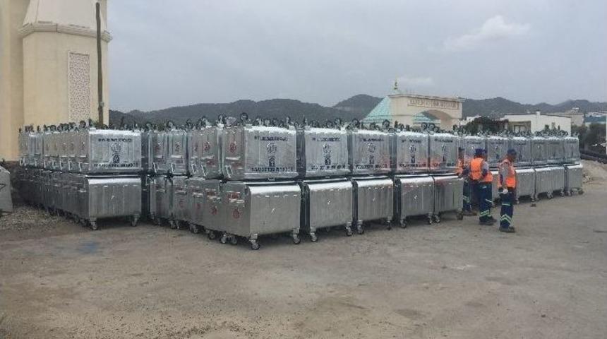 Bodrum Belediyesi &Ccedil;&ouml;p Konteynerlerini Yeniliyor