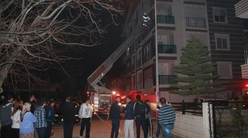 Manavgat&rsquo;ta Ev Yangını